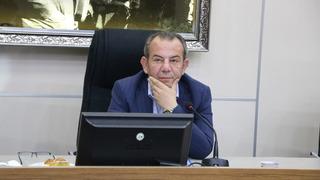 Tanju Özcan'ın eşi belediyeye karşı protesto eylemine katılıp meclisi bastı! Ben de seni protesto ediyorum, bu akşam geç geleceğim eve