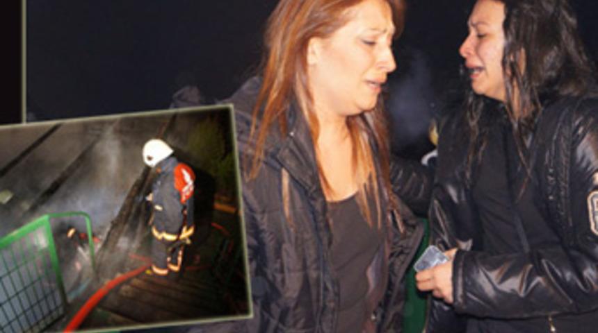 G&ouml;r&uuml;nce g&ouml;zyaşlarını tutamadılar