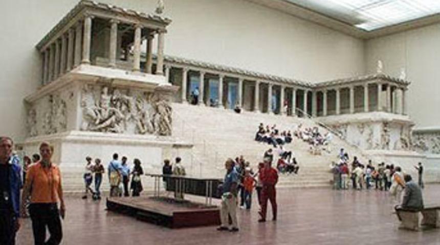 Guardian'dan T&uuml;rkiye'ye su&ccedil;lama