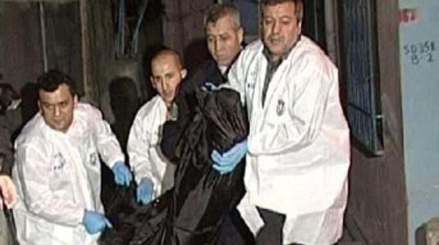 Sevgilisini kalbinden bı&ccedil;akladı