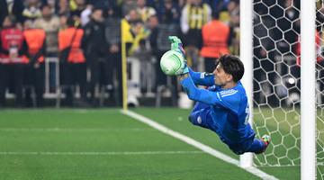 Tam 3 penaltı kurtaran Olympiakos kalecisi Konstantinos Tzolakis'ten maç sonu 'muska' itirafı!