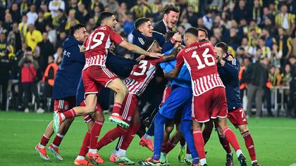 Fenerbahçe'nin Olympiakos'a İstanbul'da elenmesi sonrası Yunanlar haddini aştı! Ünlü gazeteden skandal başlık: "Konstantinopolis..."