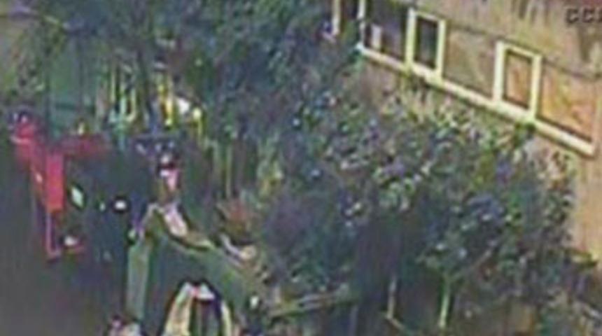 Yeni Akit'e bombalı saldırı kamerada