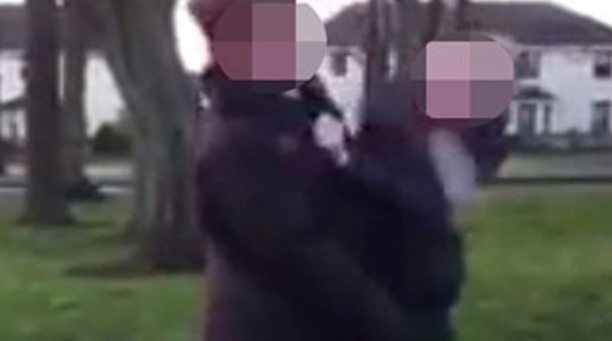 Erkek arkadaşına dayak attı