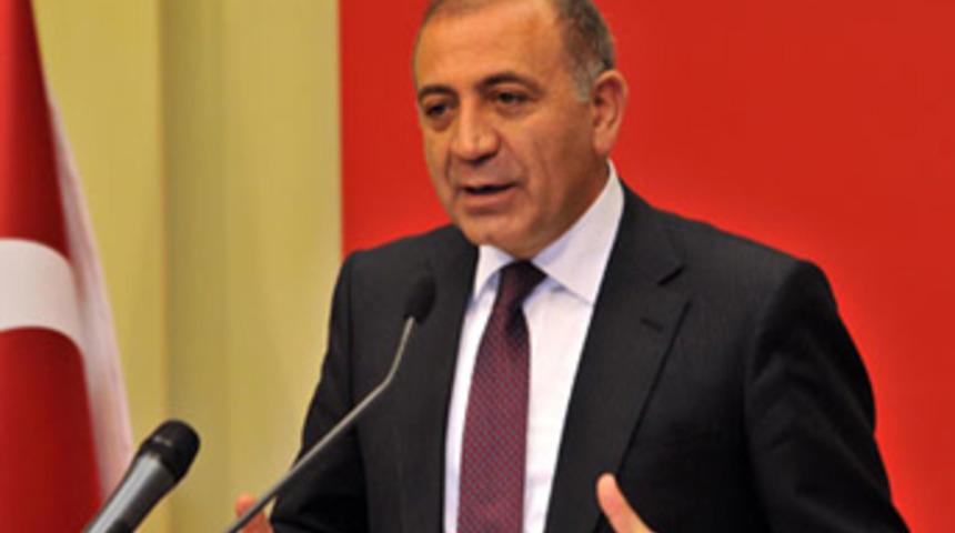 "&Ccedil;ok meraklıysa siyasete girsin!"