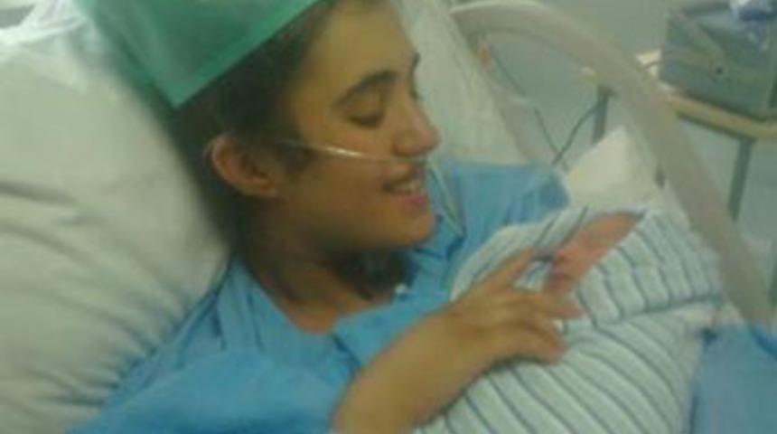 Doğum yapan kadını ısıtalım derken yaktılar