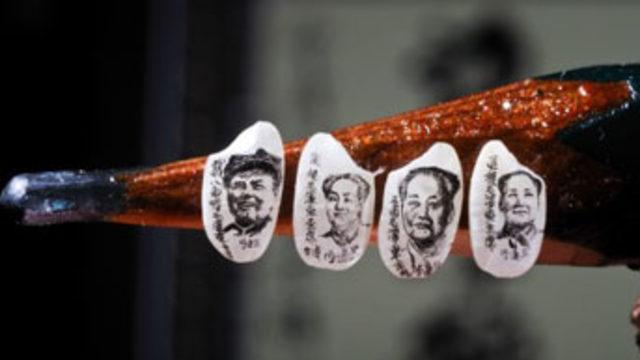 Pirinç tanelerinden sanat yapıyor