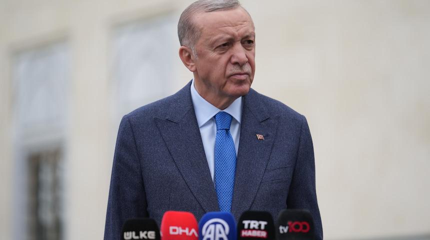 Cumhurbaşkanı Erdoğan cuma namazını Hz. Ali Camisi'nde kıldı