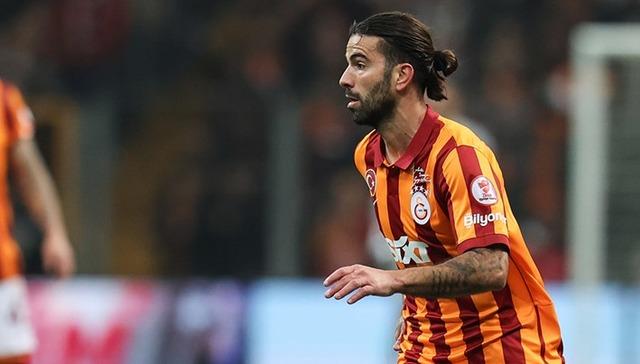Galatasaray'da önümüzdeki sezon takımda kalmayacak oyunculardan 4 tanesinin Eyüpspor'a gönderileceği iddia edildi. Galatasaray'ın maaş yükünden kurtulmak için yapacağı bu hamle sosyal medyada gündeme oturdu. 640xauto