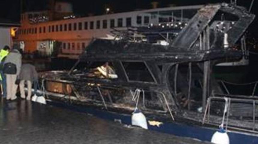 L&uuml;ks yatta facia: 2 &ouml;l&uuml;