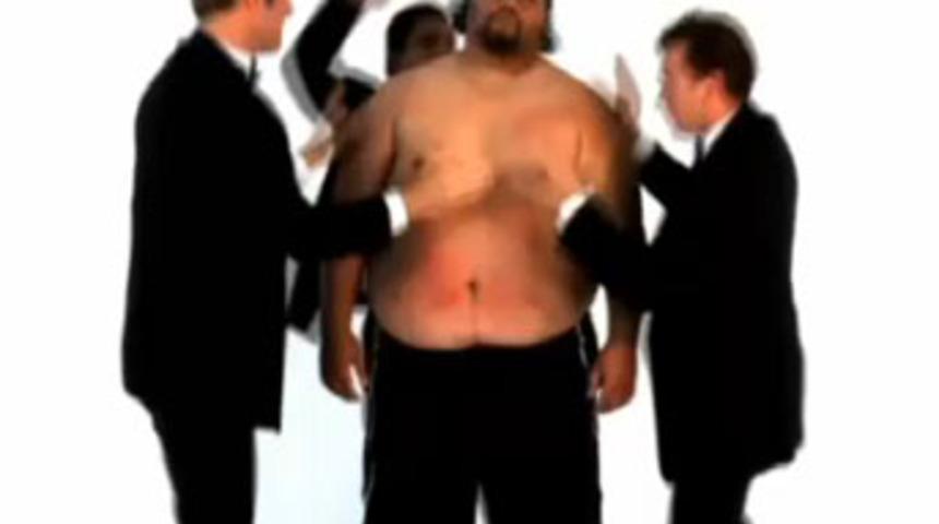 Bu adamlar ne yapıyor?