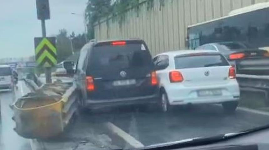 İstanbul'da ilgin&ccedil; g&ouml;r&uuml;nt&uuml;! Bariyerlere b&ouml;yle sıkıştılar