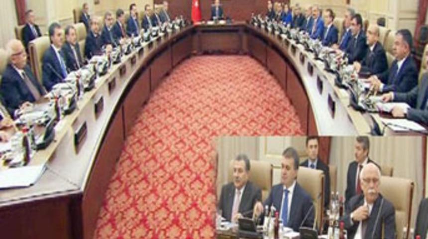 4 yeni bakanın ilk bakanlar kurulu toplantısı