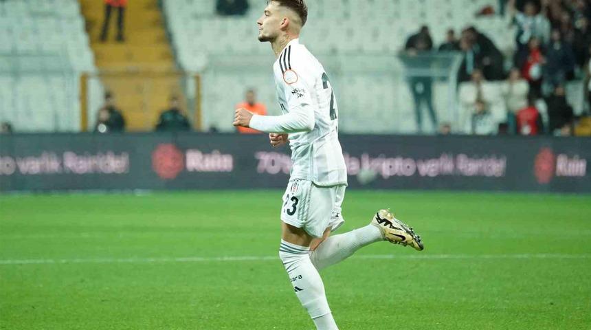 Beşiktaş'ın parlayan yıldızı Ernest Muçi 3. golünü attı!