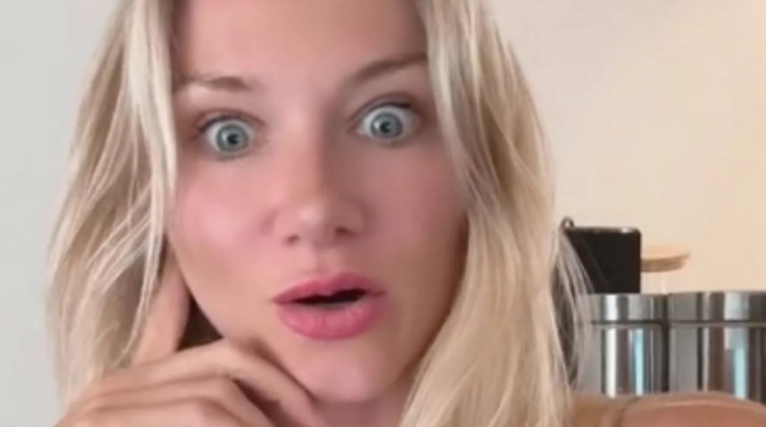 Otel odasının penceresinin açık olduğunu fark etmedi! Tüm yatak odası sesleri duyuldu... "Personelden uyarı aldım" diyerek paylaştı