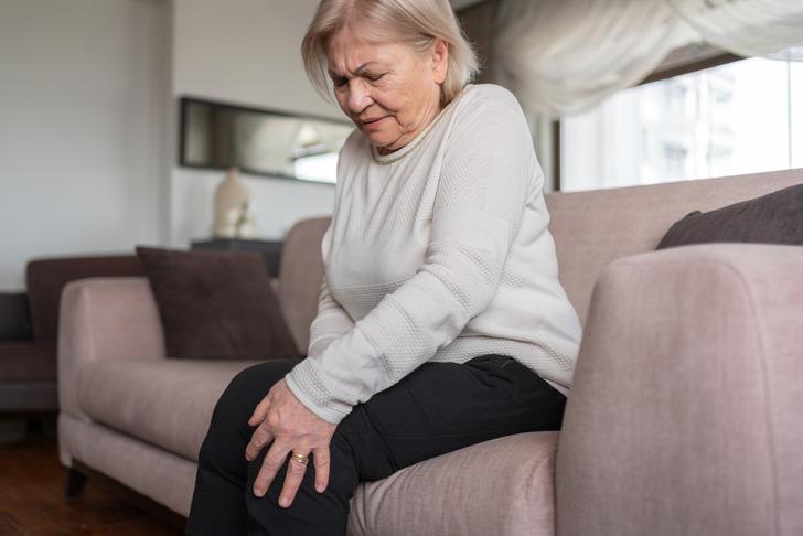 Uzmanı uyardı: Dizlerde ağrı o hastalığın habercisi olabilir! Kadınlarda daha fazla görülüyor G1