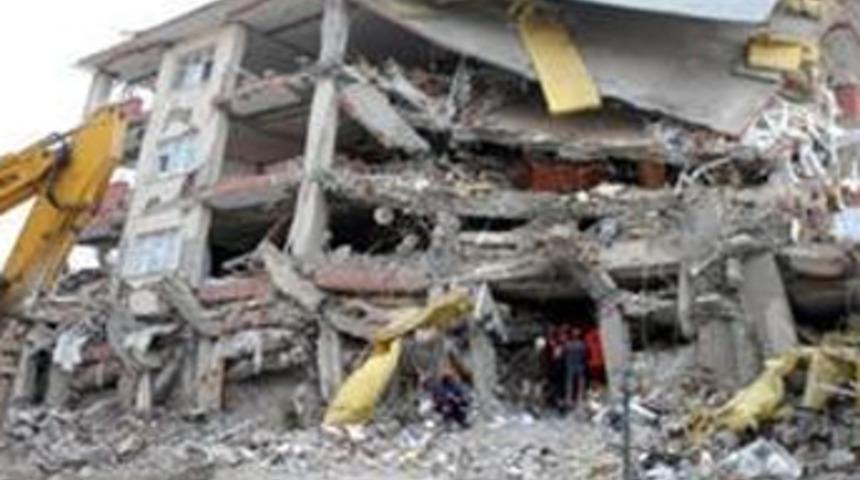 20 kişi &ouml;ld&uuml;, o tahliye edildi!