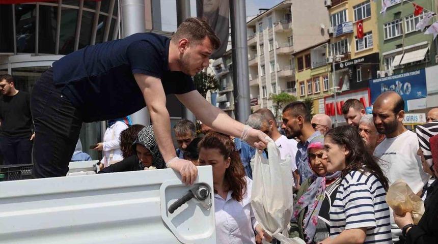 O ilçede halka ücretsiz dağıtılıyor! Belediye yetiştiriyor... 