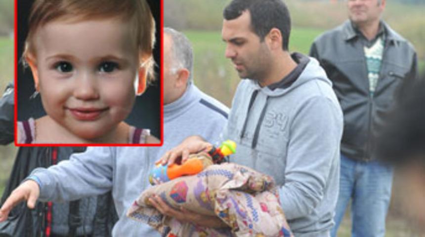 Geriye oyuncak ayısı ve yastığı kaldı