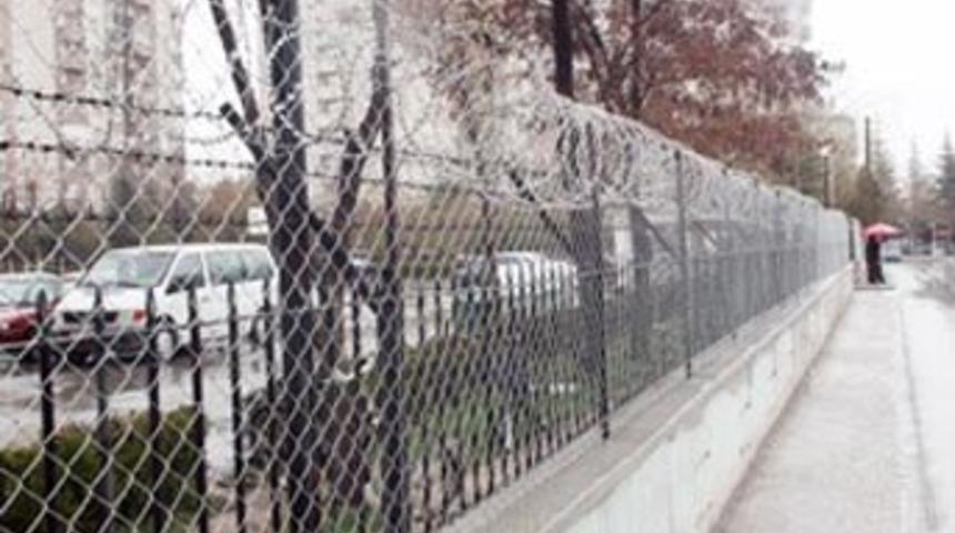 Okullar yarı açık cezaevine döndü