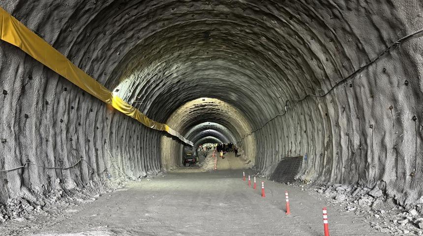 Bakan Uraloğlu 'Ankara-İzmir Hızlı Tren Hattı' için tarih verdi