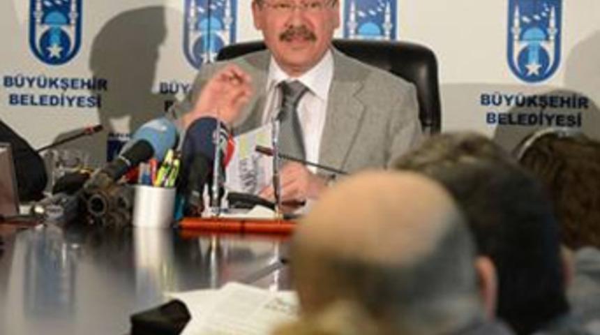 Melih G&ouml;k&ccedil;ek'ten 'r&uuml;şvet' a&ccedil;ıklaması