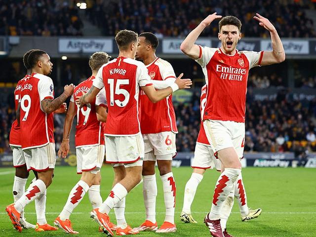 İngiltere'de lider yine değişti! Arsenal maç fazlasıyla birinci sıraya oturdu