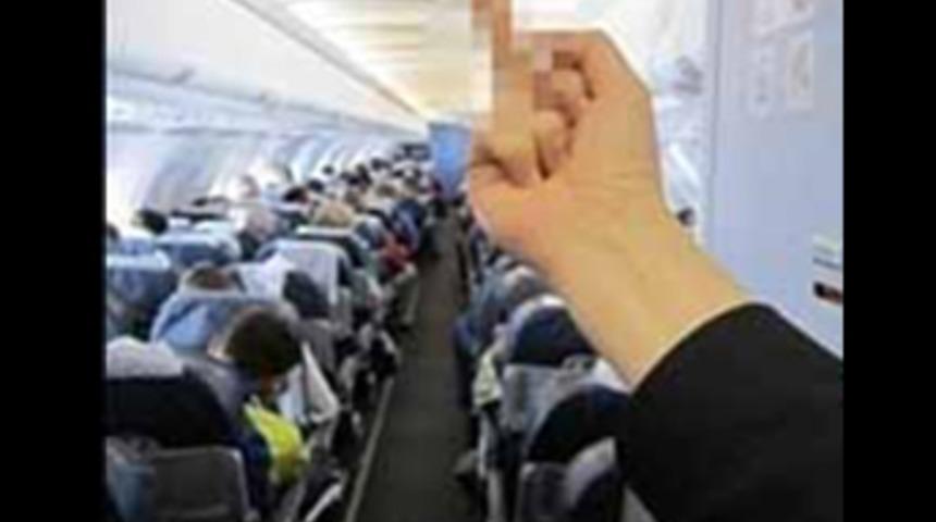 Bu fotoğraf hostesi işinden etti