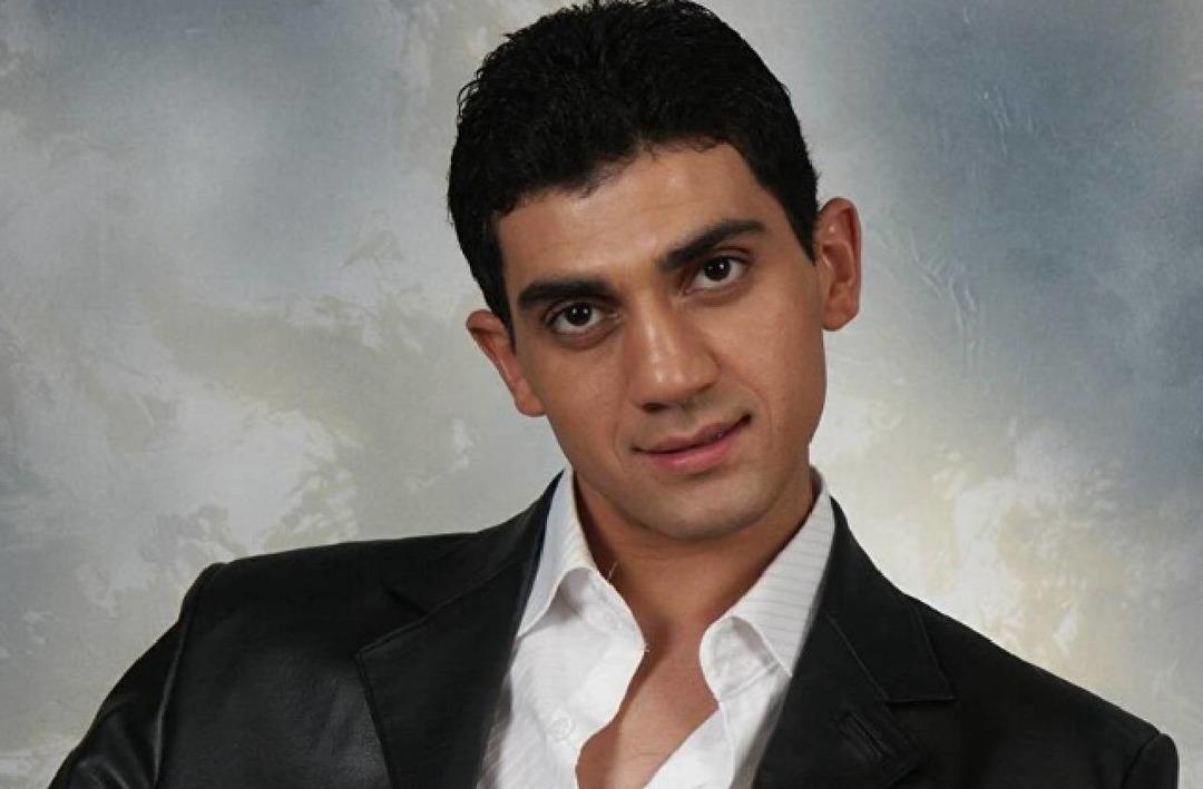 Popstar Bayhan değişimiyle &ccedil;ok konuşulmuştu... Evinin kapılarını a&ccedil;tı! Tespih koleksiyonu olay oldu