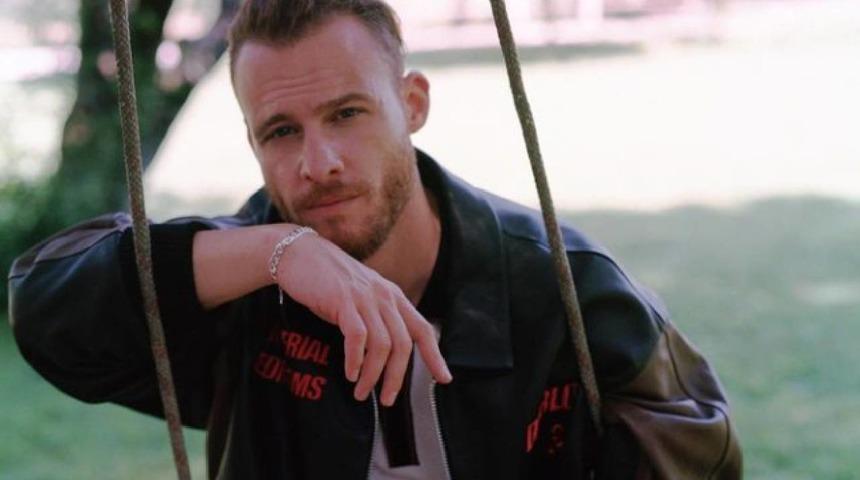 Kerem Bürsin ünlü yönetmen Onur Ünlü’nün yeni filminde oynayacak!