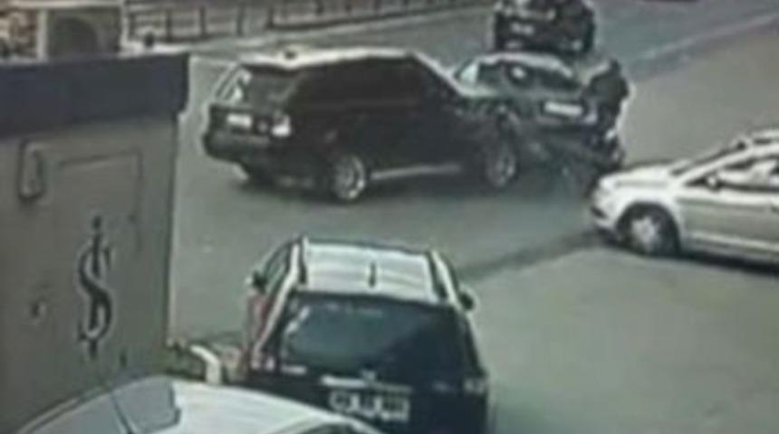 Feci kaza g&uuml;venlik kamerasında