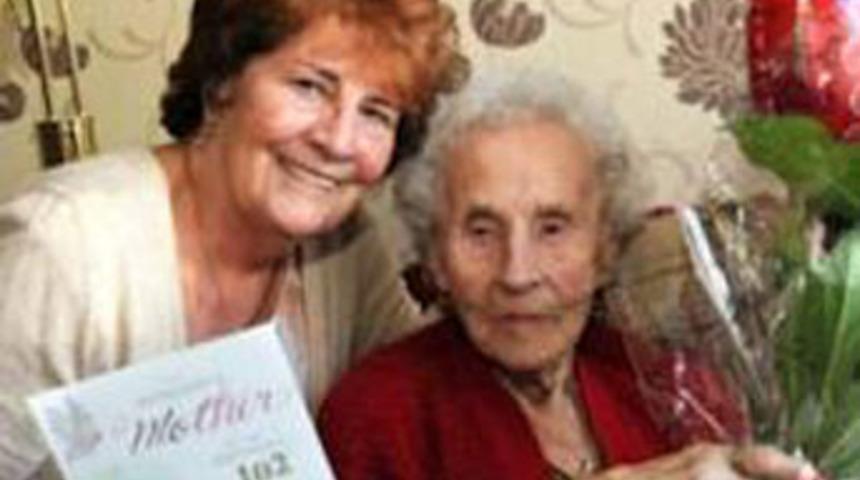 102 yaşında sigarayı bıraktı