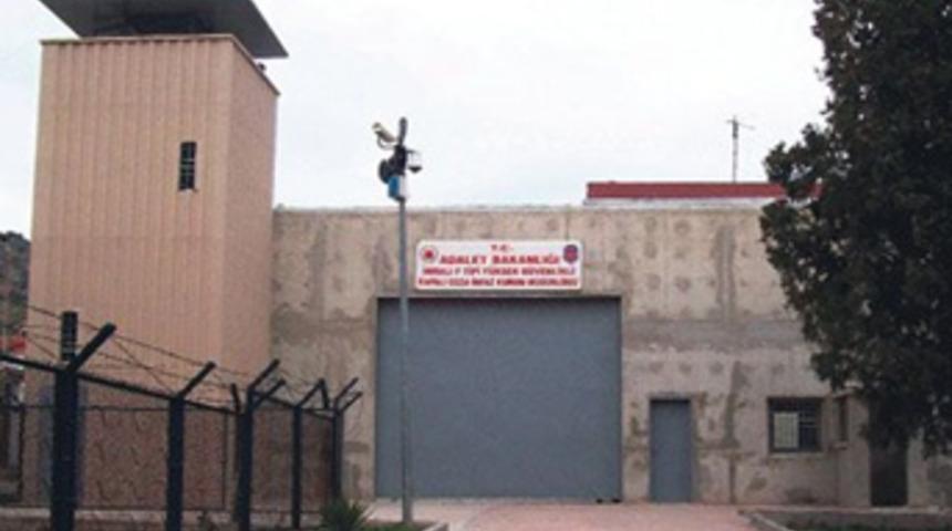 İmralı görüşmesinde iki MİT görevlisi