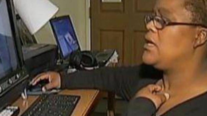 Oğlunun &ouml;l&uuml;m&uuml;n&uuml; Facebook'tan &ouml;ğrendi