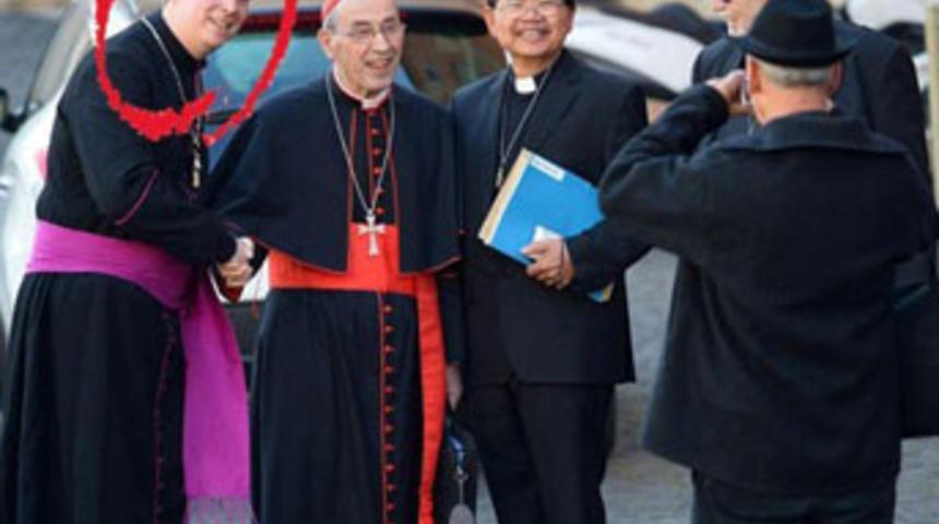 Vatikan'da 'sahte kardinal' skandalı