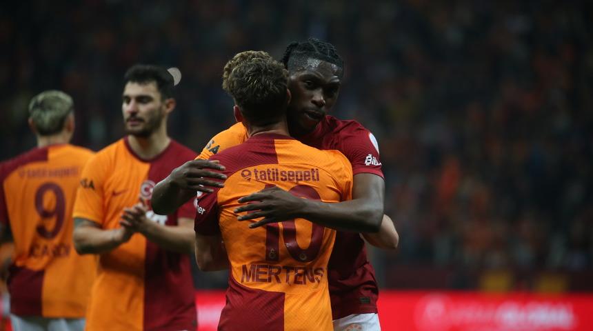 Galatasaray Pendikspor virajını da 3 puanla döndü! Sarı-Kırmızılılar rekor üstüne rekor kırarak tarihe geçti