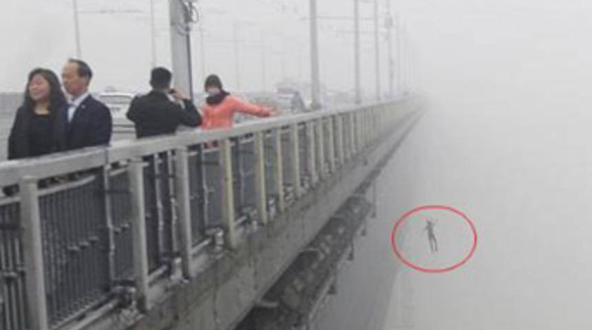 Hatıra fotoğrafında dehşet anı