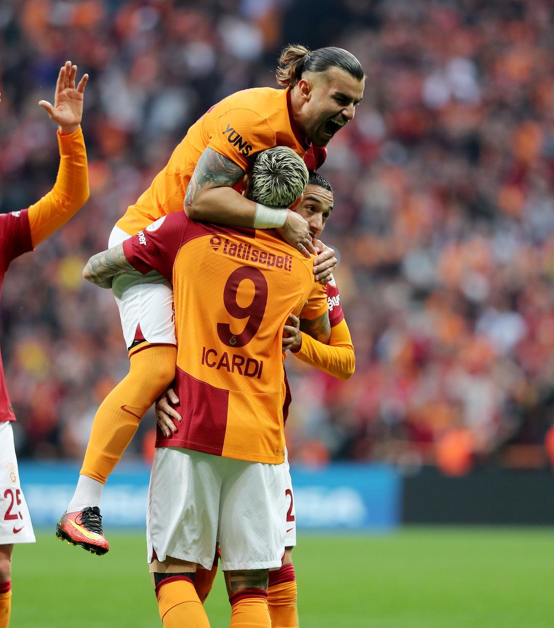 Galatasaray farklı kazandı, Rıdvan Dilmen'den farklı galibiyete rağmen beklenmedik sözler! "Okan Buruk hata yaptı" 1080xauto