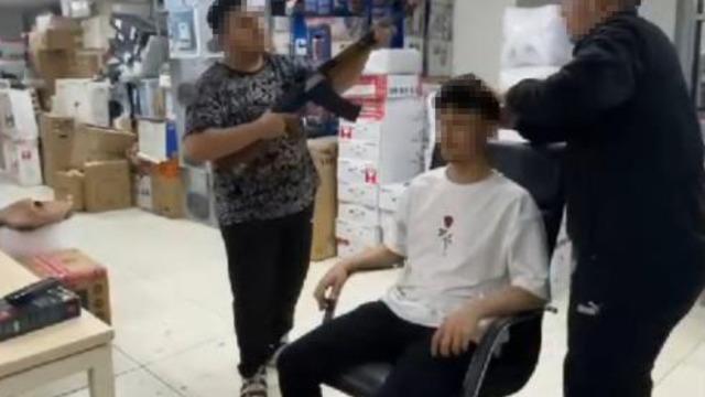 Tüfekli video sonrası gözaltına alındılar! Mizah için yaptık diyerek kendilerini savundular