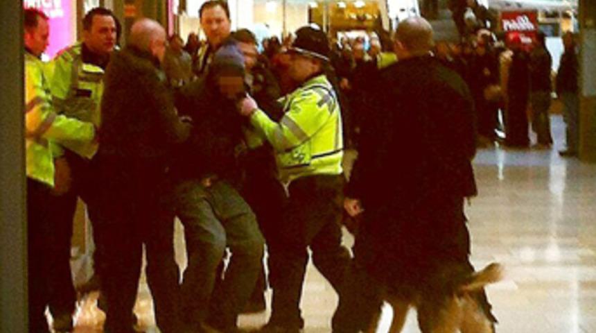 AVM'de beyzbol sopalı dehşet