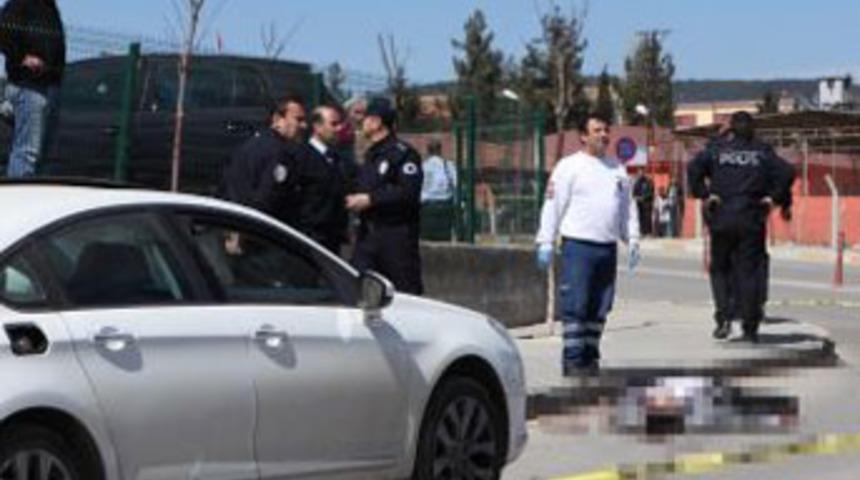 Adliyede silahlı saldırı: 4 &ouml;l&uuml;