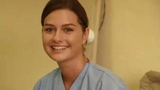 Ünlü bir markayla anlaşan Yasemin Özilhan kamera karşısına geçti! Beyaz elbisesiyle poz verdi