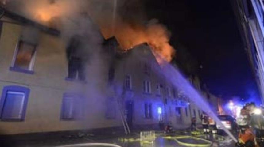 Almanya'da yangın: 8 T&uuml;rk &ouml;ld&uuml;