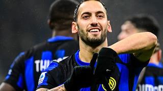 Hakan Çalhanoğlu, Inter formasıyla tarih yazdı ve İtalya'da şampiyon oldu!