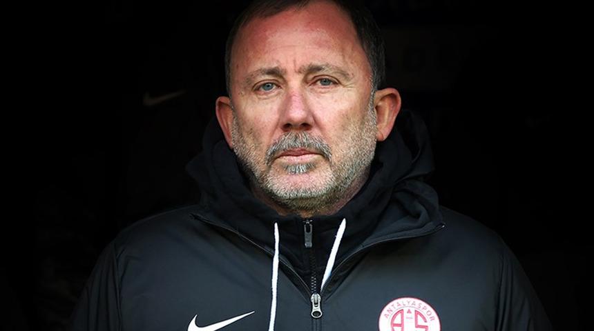 Antalyaspor'a Sergen Yalçın'dan şok karar! Adım adım Beşiktaş'a geri dönüyor...