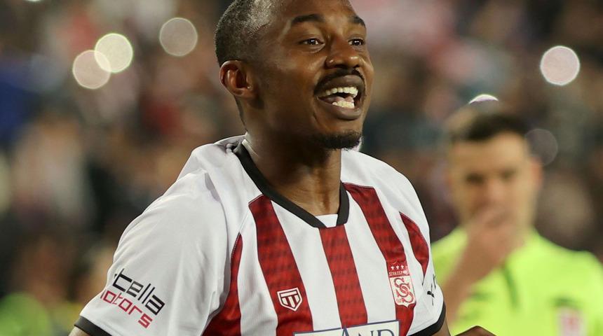 Fenerbahçe'ye gol atan eski Trabzonsporlu futbolcudan flaş yorum! ''Bize her yer Trabzon! Bunun adı intikam''