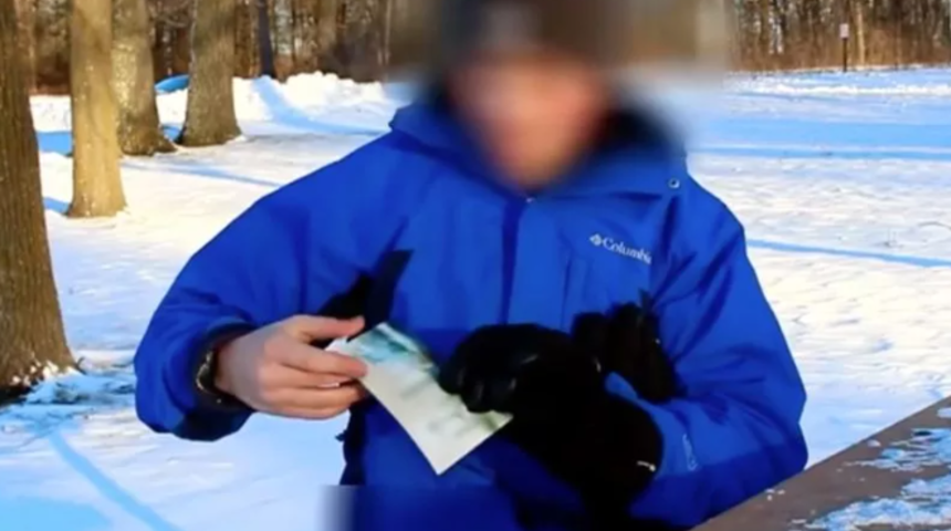 6000 yılından geldiğini iddia eden 'zaman yolcusu' gündem yarattı! "6000 yılındaki yaşamım" diyerek fotoğrafları paylaştı... 'Arkamda asla geri dönemeyecek bir arkadaş bıraktım'