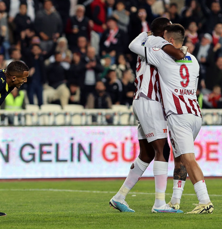 Tüm yorumcular penaltı pozisyonundaki o detayda birleşti! Fenerbahçe için olay yaratan iddialar... G5