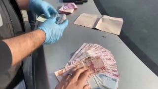 Vergi dairesinde rüşvet skandalı! Suçüstü yakalandılar
