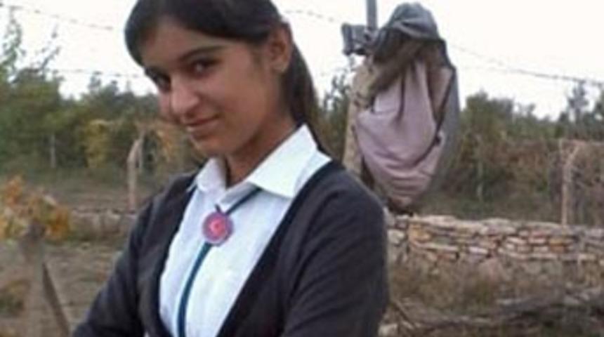 17 yaşındaki genç üvey annesini öldürdü